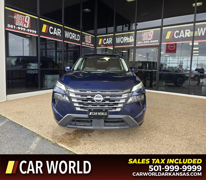 Nissan Rogue Vehicle Full-screen Gallery Image 2