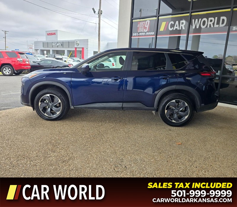 Nissan Rogue Vehicle Full-screen Gallery Image 4