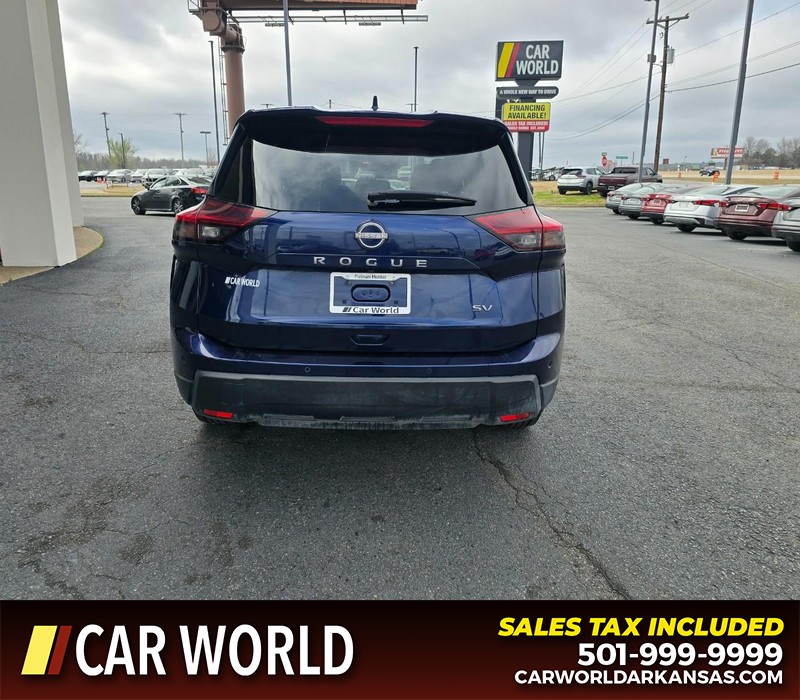 Nissan Rogue Vehicle Full-screen Gallery Image 5