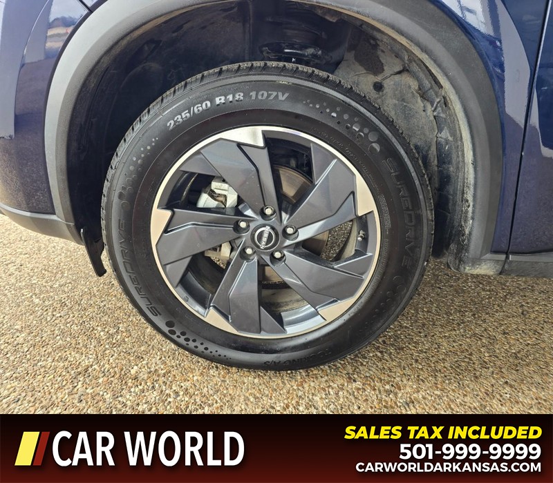 Nissan Rogue Vehicle Full-screen Gallery Image 6