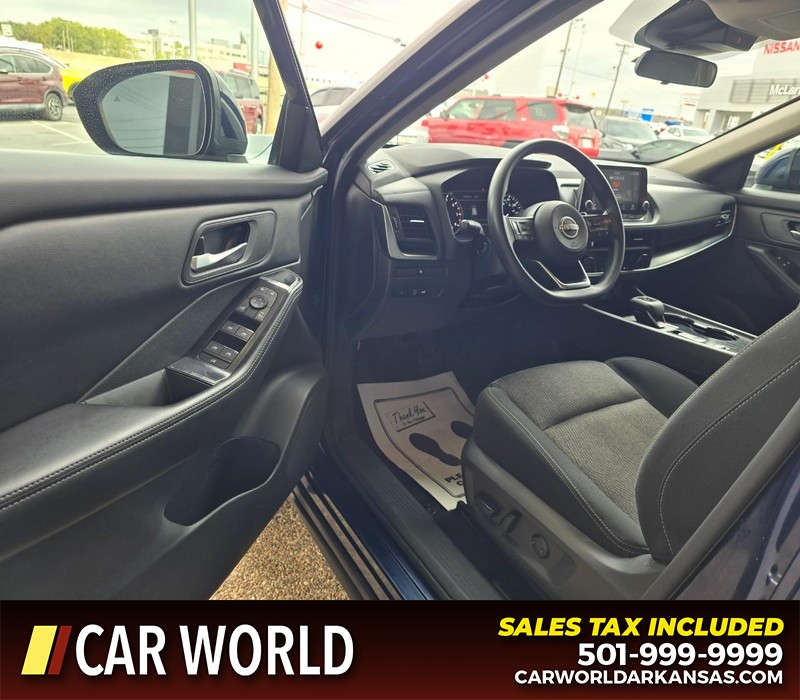 Nissan Rogue Vehicle Full-screen Gallery Image 7