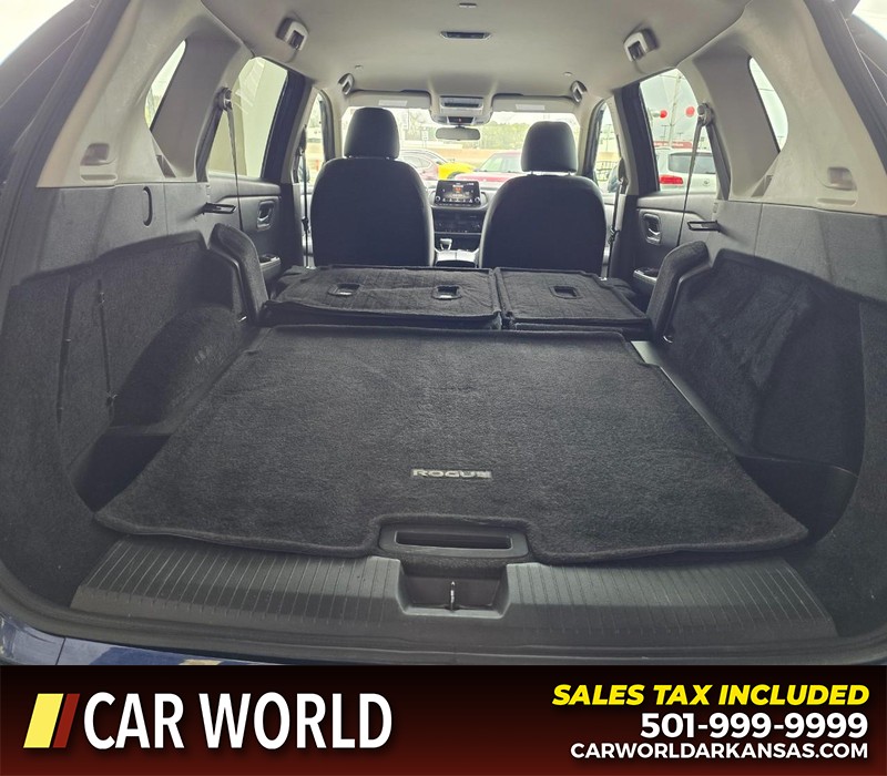 Nissan Rogue Vehicle Full-screen Gallery Image 14