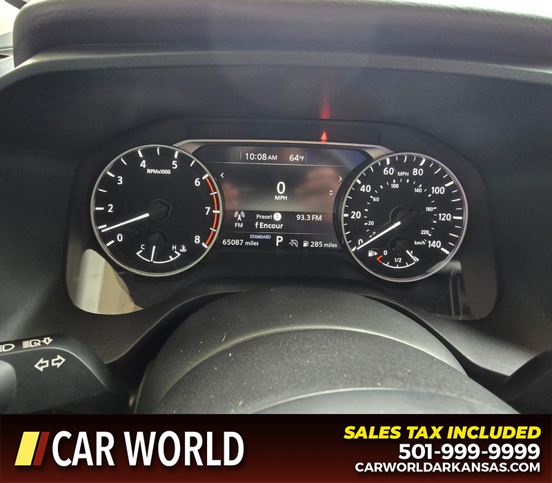 Nissan Rogue Vehicle Full-screen Gallery Image 17