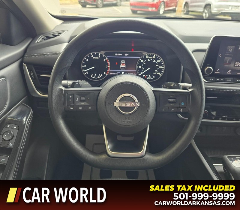 Nissan Rogue Vehicle Full-screen Gallery Image 15