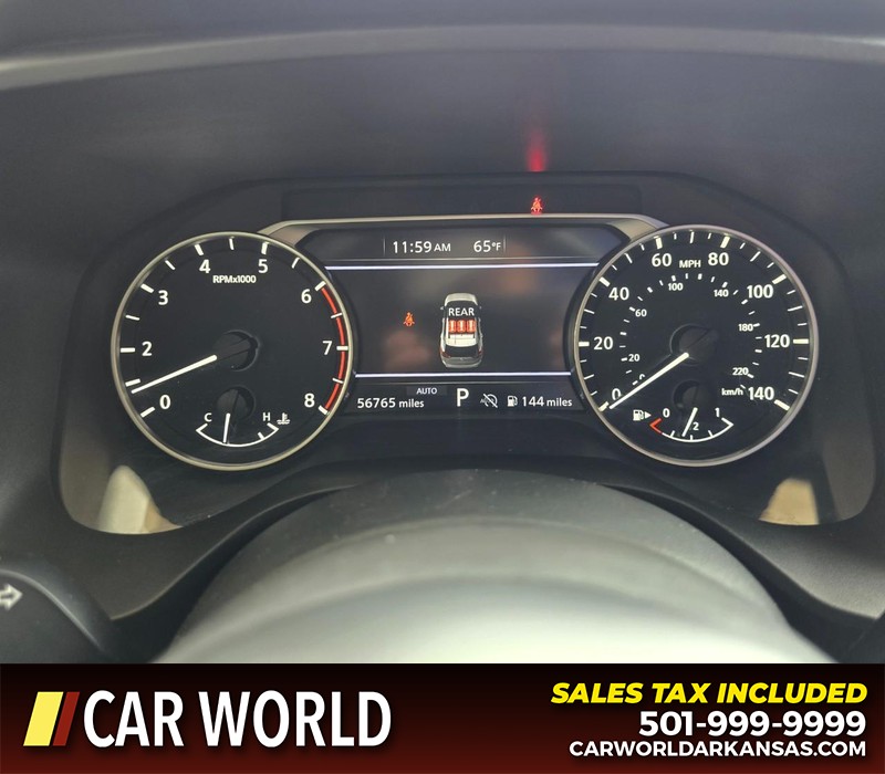 Nissan Rogue Vehicle Full-screen Gallery Image 17