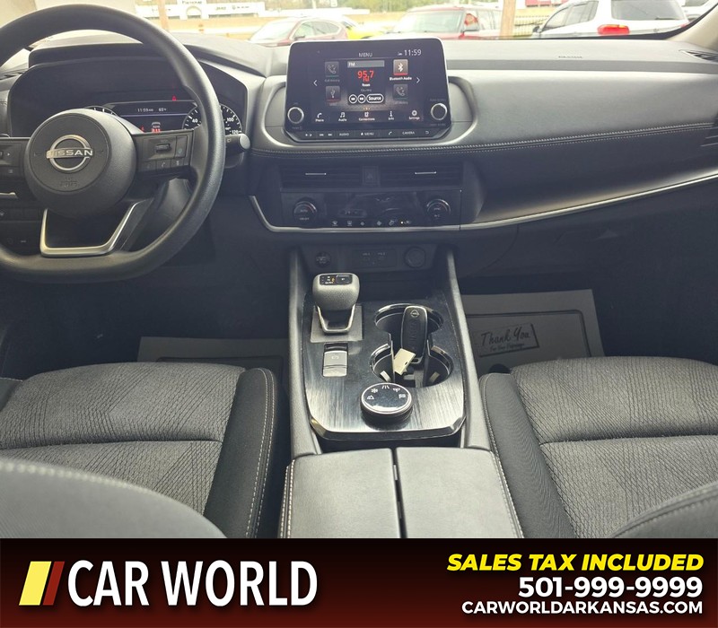 Nissan Rogue Vehicle Full-screen Gallery Image 18