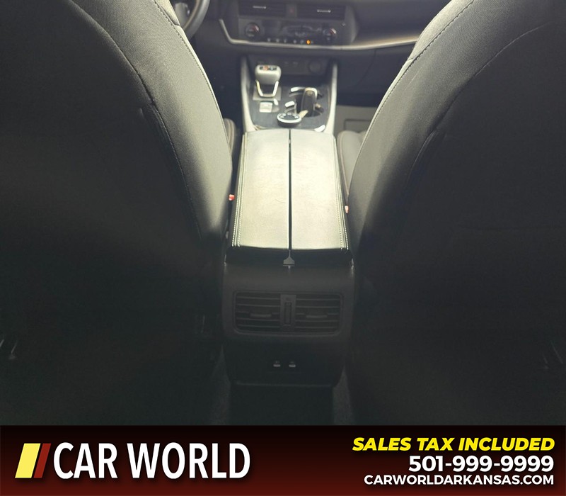 Nissan Rogue Vehicle Full-screen Gallery Image 19