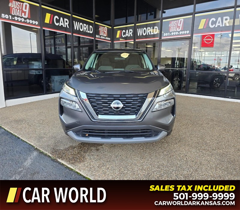 Nissan Rogue Vehicle Full-screen Gallery Image 2