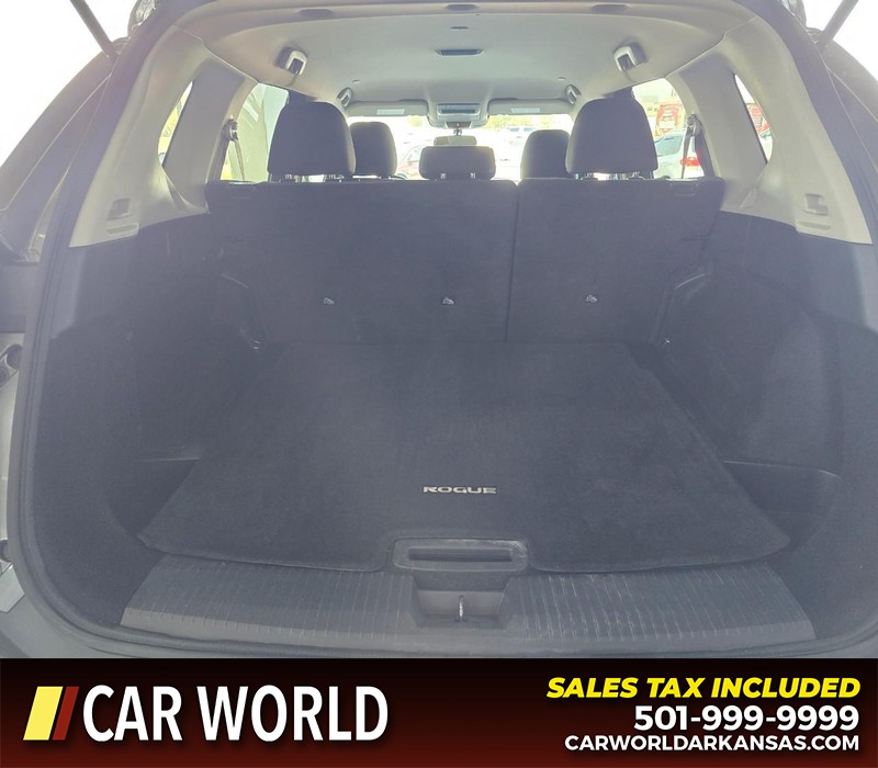 Nissan Rogue Vehicle Full-screen Gallery Image 13