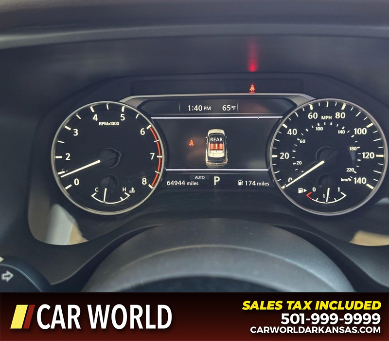 Nissan Rogue Vehicle Full-screen Gallery Image 17