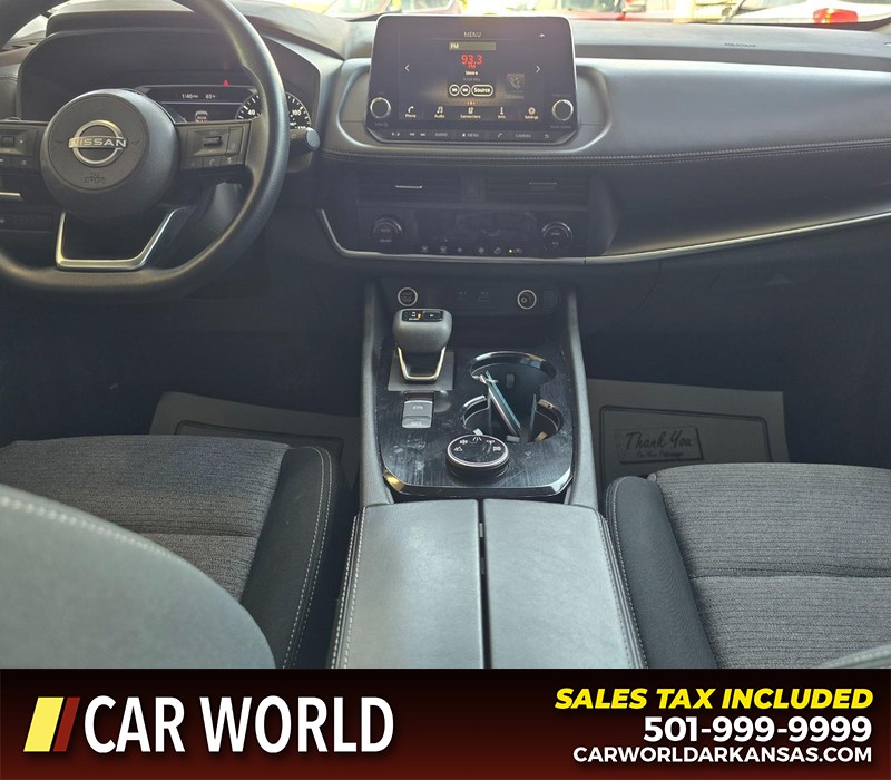 Nissan Rogue Vehicle Full-screen Gallery Image 18