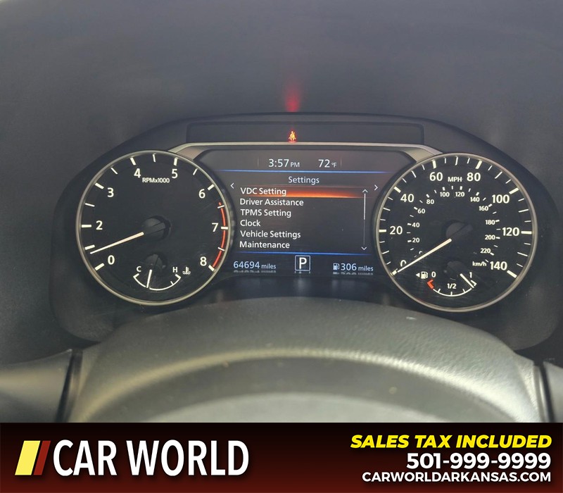 Nissan Altima Vehicle Full-screen Gallery Image 17