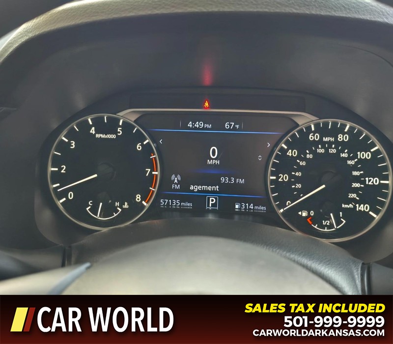 Nissan Altima Vehicle Full-screen Gallery Image 17