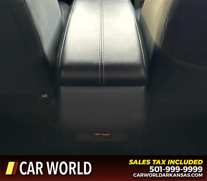 Nissan Altima Vehicle Full-screen Gallery Image 19