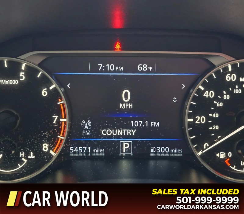 Nissan Altima Vehicle Full-screen Gallery Image 16