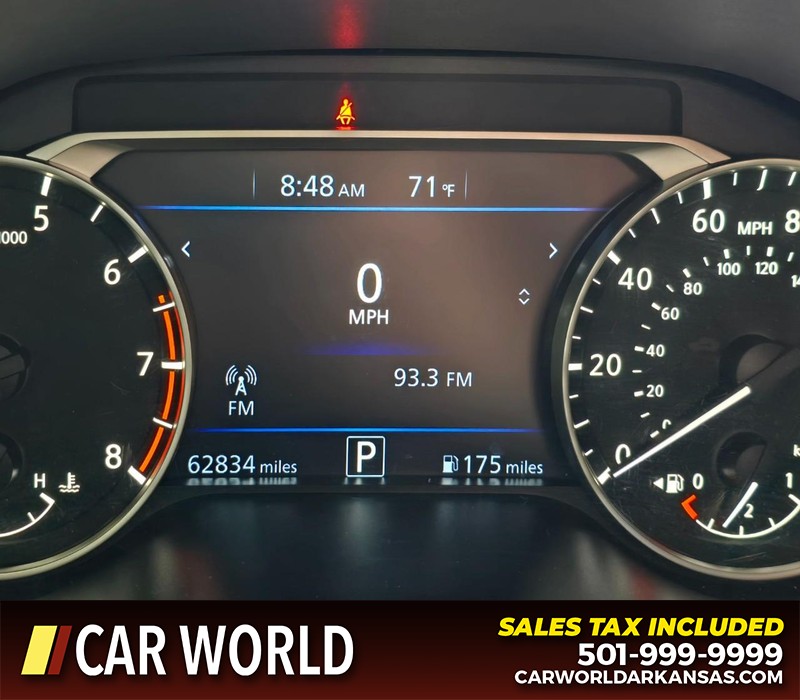 Nissan Altima Vehicle Full-screen Gallery Image 16