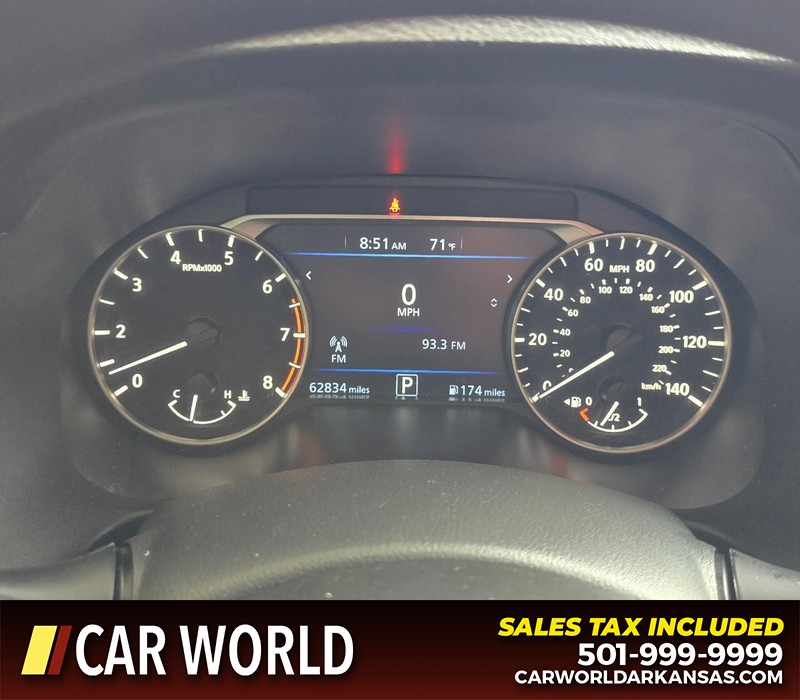 Nissan Altima Vehicle Full-screen Gallery Image 17