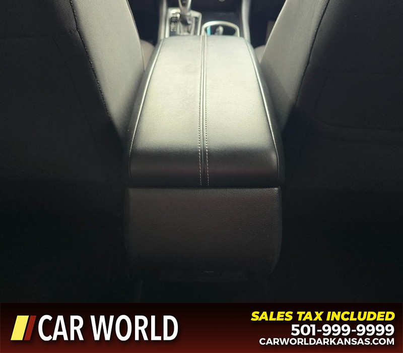 Nissan Altima Vehicle Full-screen Gallery Image 19