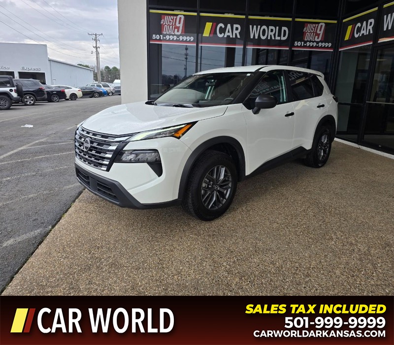 Nissan Rogue Vehicle Full-screen Gallery Image 3