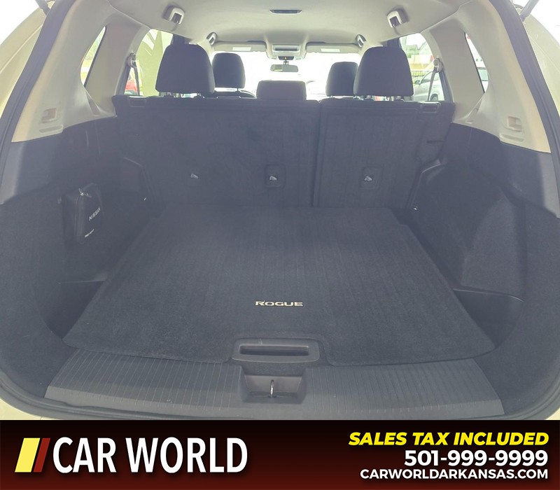 Nissan Rogue Vehicle Full-screen Gallery Image 13