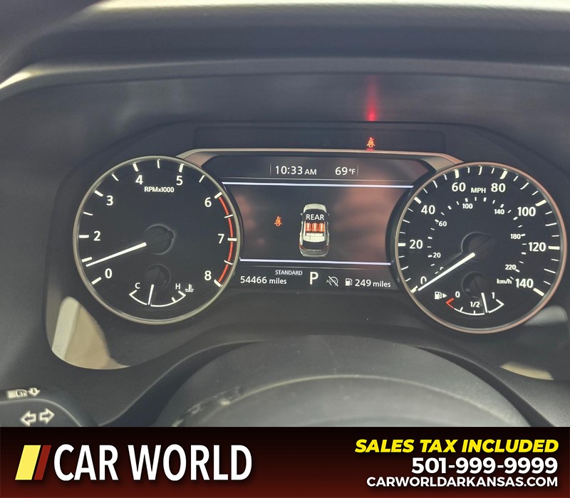 Nissan Rogue Vehicle Full-screen Gallery Image 17