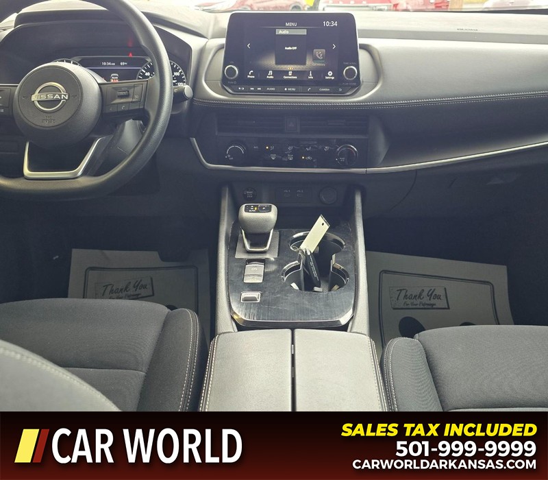 Nissan Rogue Vehicle Full-screen Gallery Image 18