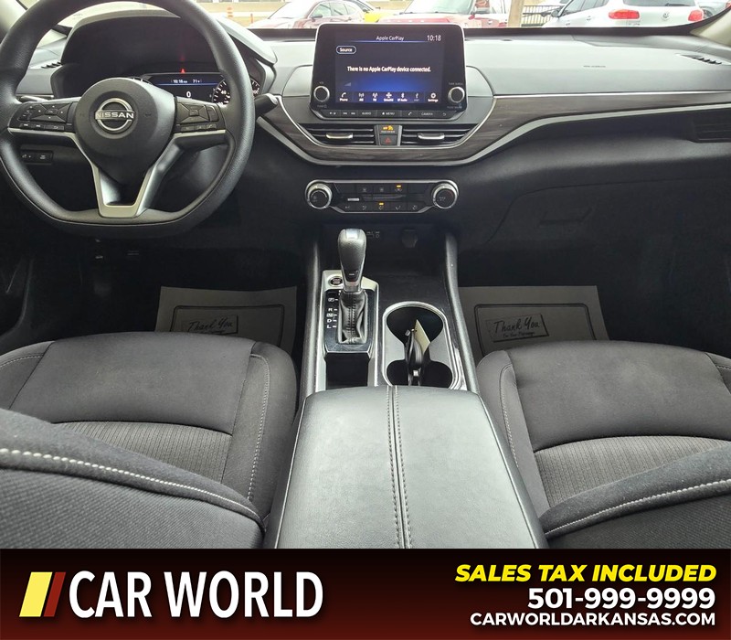Nissan Altima Vehicle Full-screen Gallery Image 18