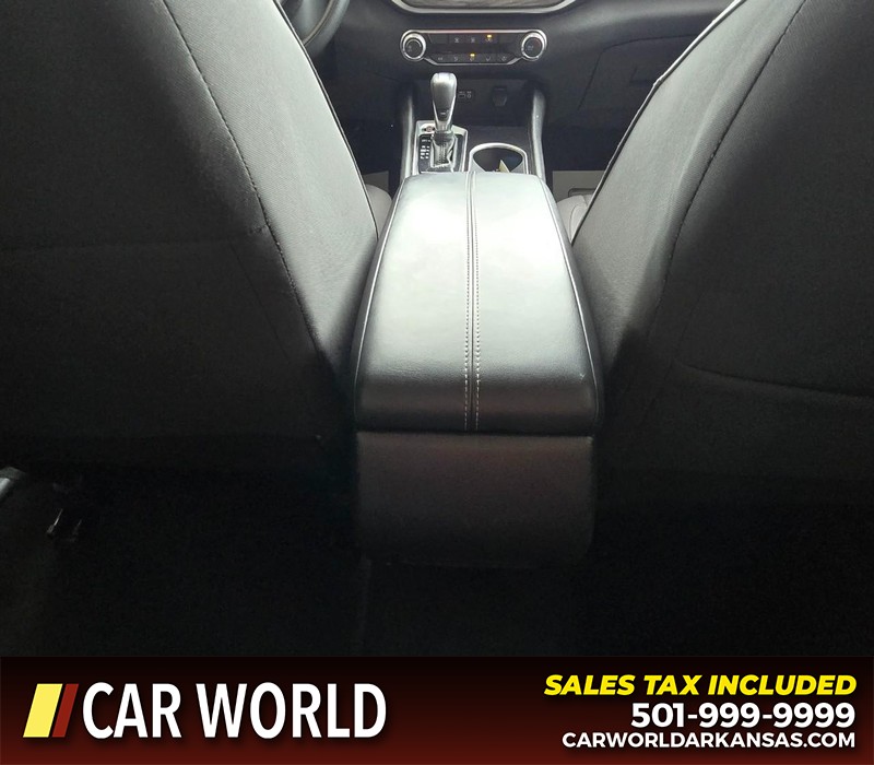 Nissan Altima Vehicle Full-screen Gallery Image 19