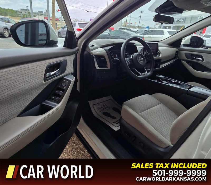 Nissan Rogue Vehicle Full-screen Gallery Image 7