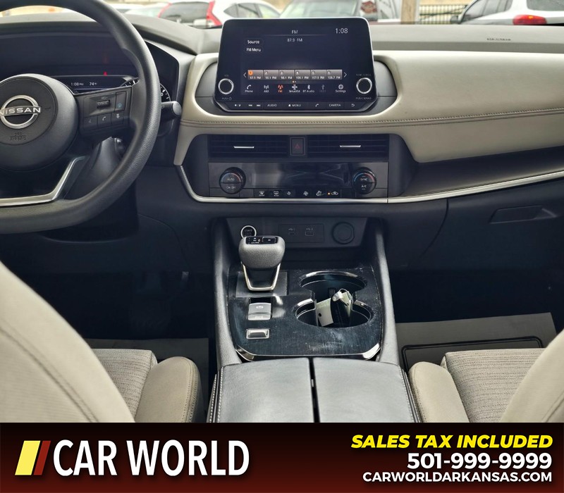 Nissan Rogue Vehicle Full-screen Gallery Image 18