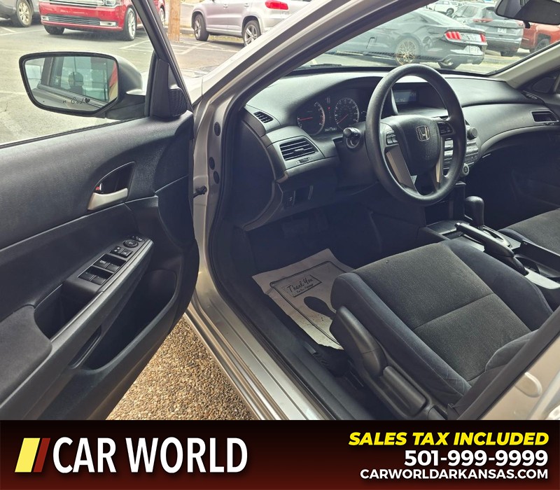 Honda Accord Sedan Vehicle Full-screen Gallery Image 7