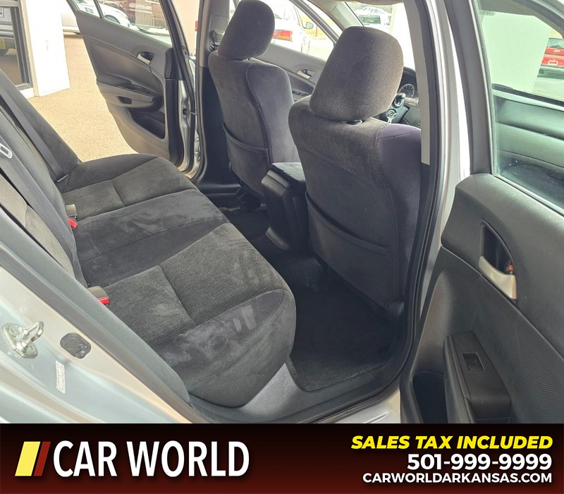 Honda Accord Sedan Vehicle Full-screen Gallery Image 12