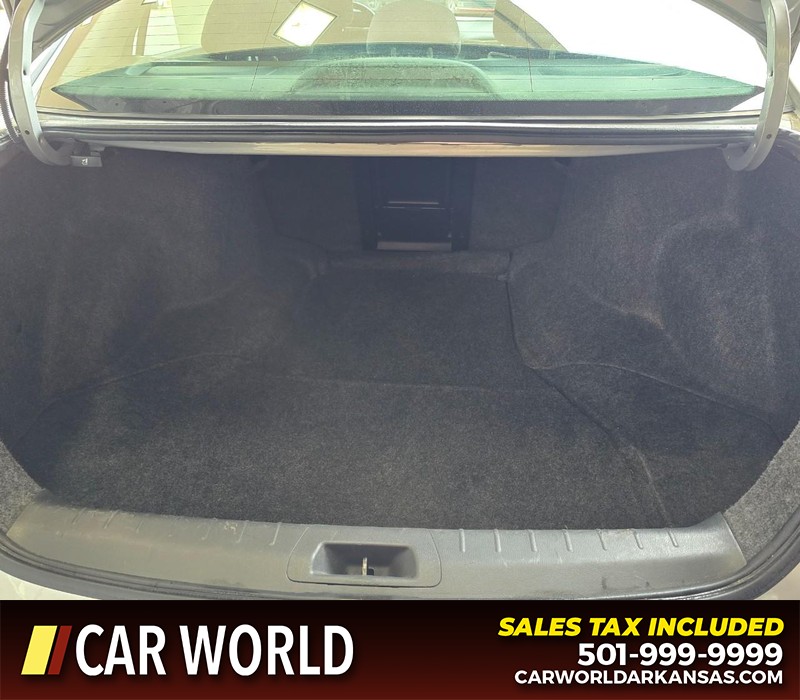 Honda Accord Sedan Vehicle Full-screen Gallery Image 13