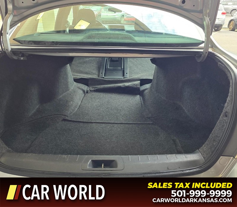 Honda Accord Sedan Vehicle Full-screen Gallery Image 14