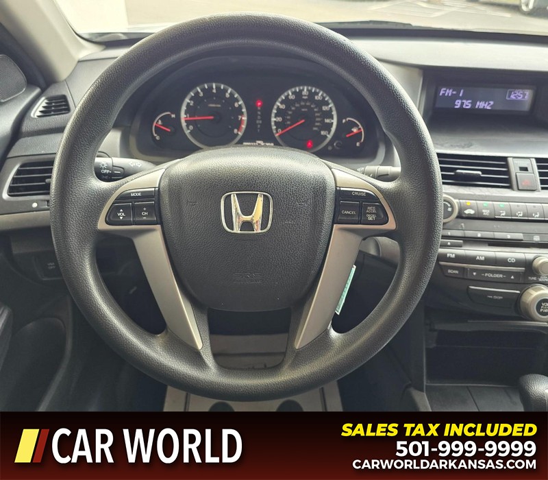 Honda Accord Sedan Vehicle Full-screen Gallery Image 15