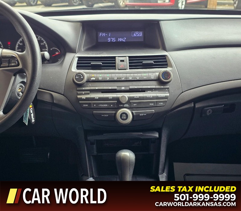 Honda Accord Sedan Vehicle Full-screen Gallery Image 18