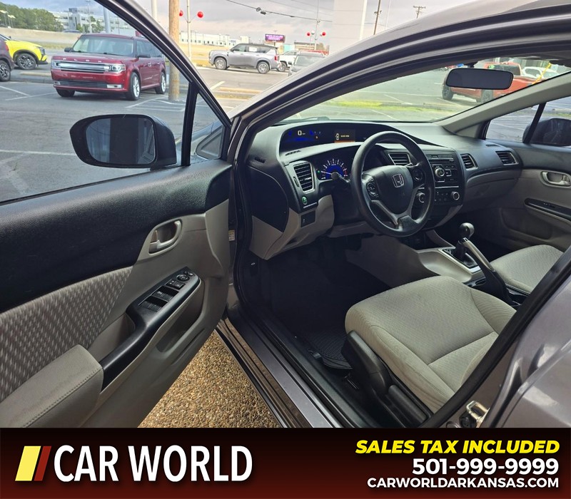 Honda Civic Sedan Vehicle Full-screen Gallery Image 7