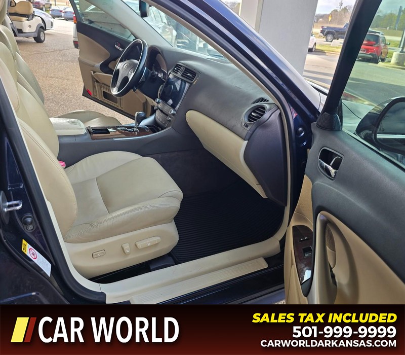 Lexus IS 250 Vehicle Full-screen Gallery Image 12