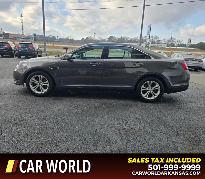 Ford Taurus Vehicle Full-screen Gallery Image 4