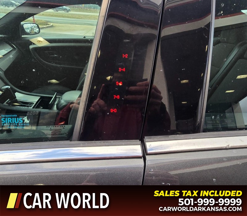 Ford Taurus Vehicle Full-screen Gallery Image 5