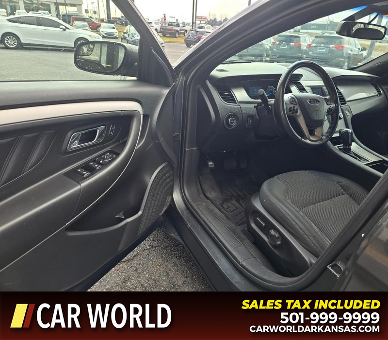 Ford Taurus Vehicle Full-screen Gallery Image 8