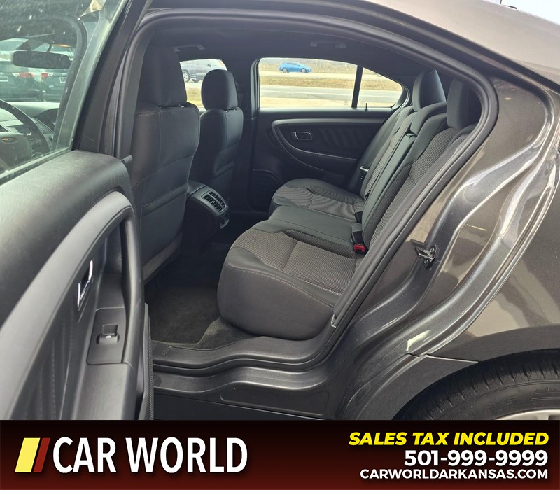 Ford Taurus Vehicle Full-screen Gallery Image 11