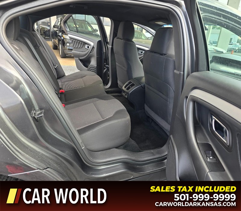 Ford Taurus Vehicle Full-screen Gallery Image 13