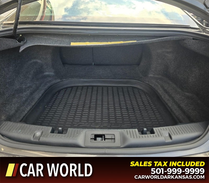 Ford Taurus Vehicle Full-screen Gallery Image 14