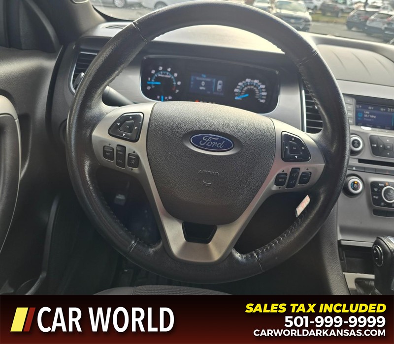 Ford Taurus Vehicle Full-screen Gallery Image 16