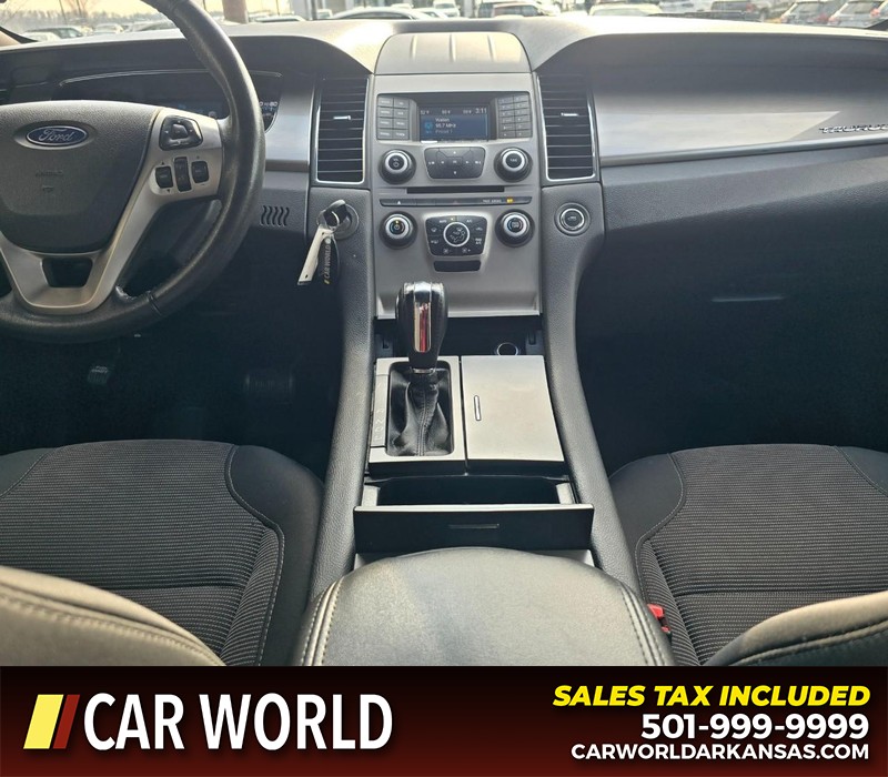 Ford Taurus Vehicle Full-screen Gallery Image 19