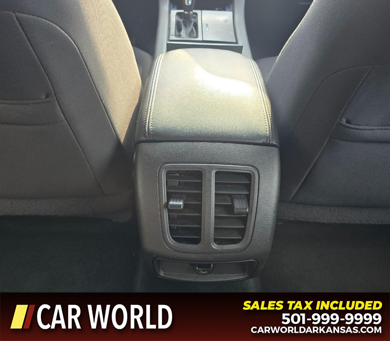 Ford Taurus Vehicle Full-screen Gallery Image 20