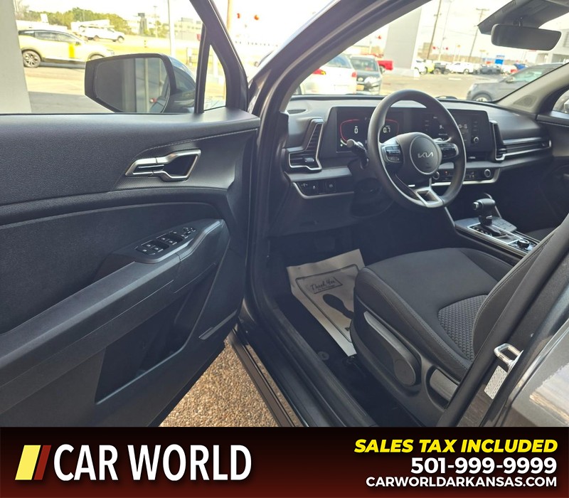 Kia Sportage Vehicle Full-screen Gallery Image 7