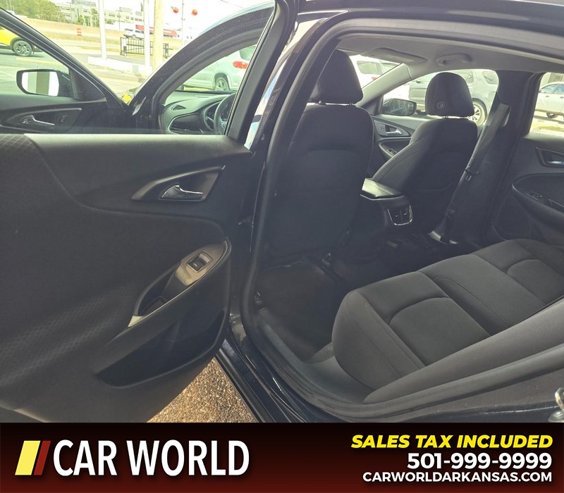 Chevrolet Malibu Vehicle Full-screen Gallery Image 9