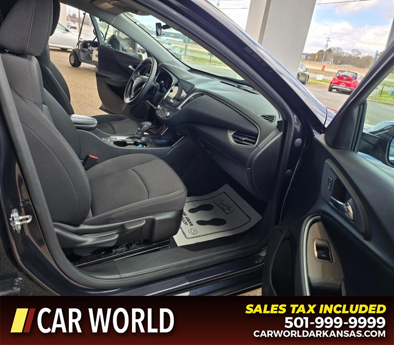 Chevrolet Malibu Vehicle Full-screen Gallery Image 11